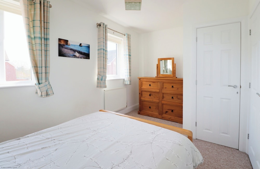 Tennyson Cottage view 4