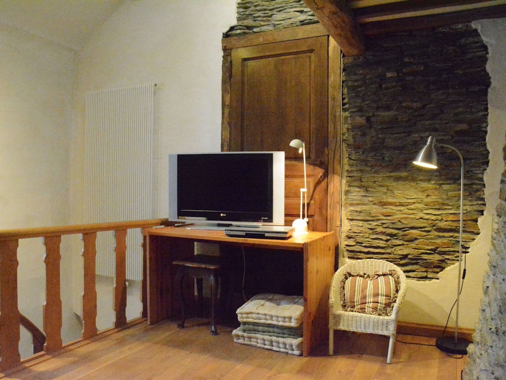 Champlon Villa Near Forest view 5