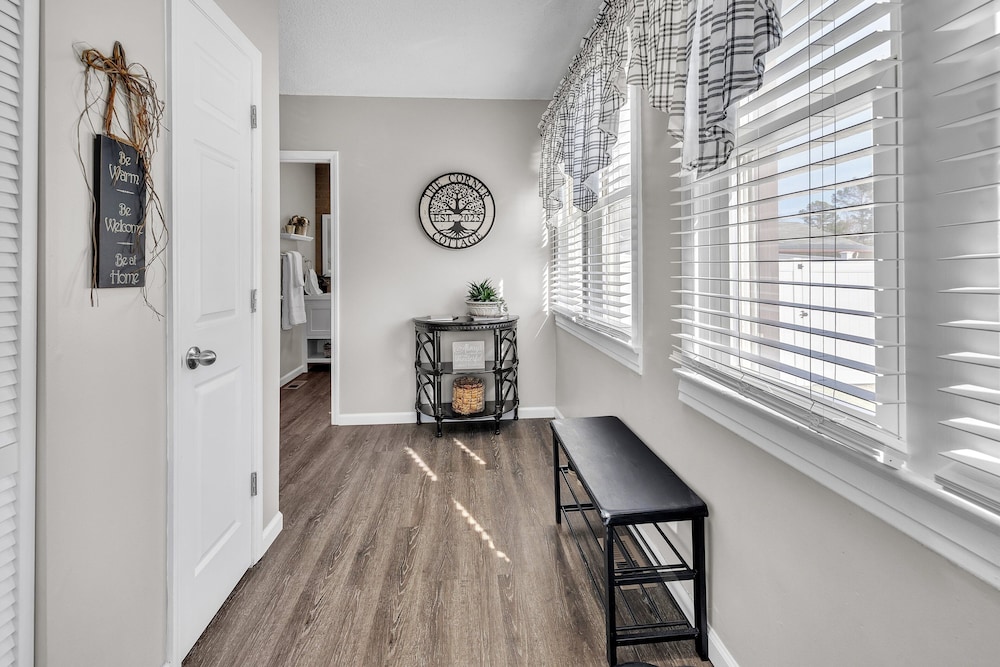 Serene Corner Cottage With Hot Tub 3 Bedroom Home