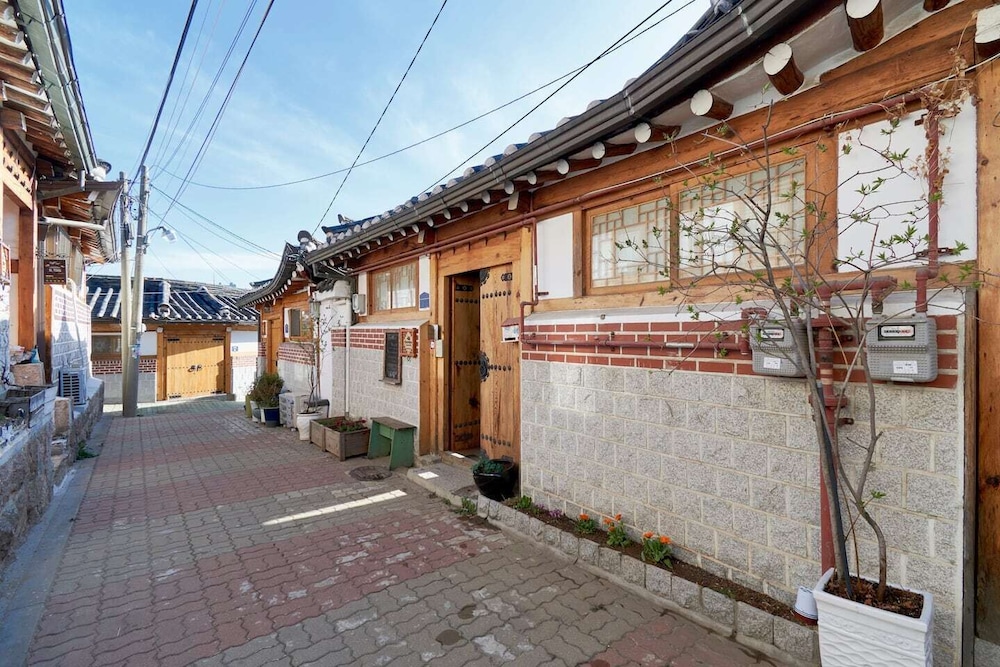Inwoo House