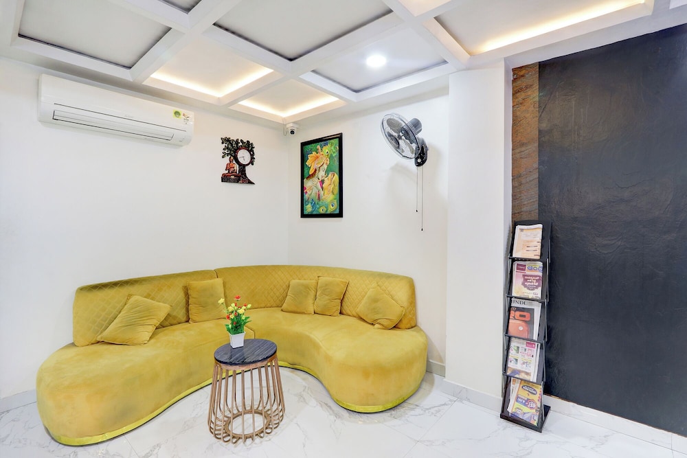 Fabhotel Radha Rani Residency