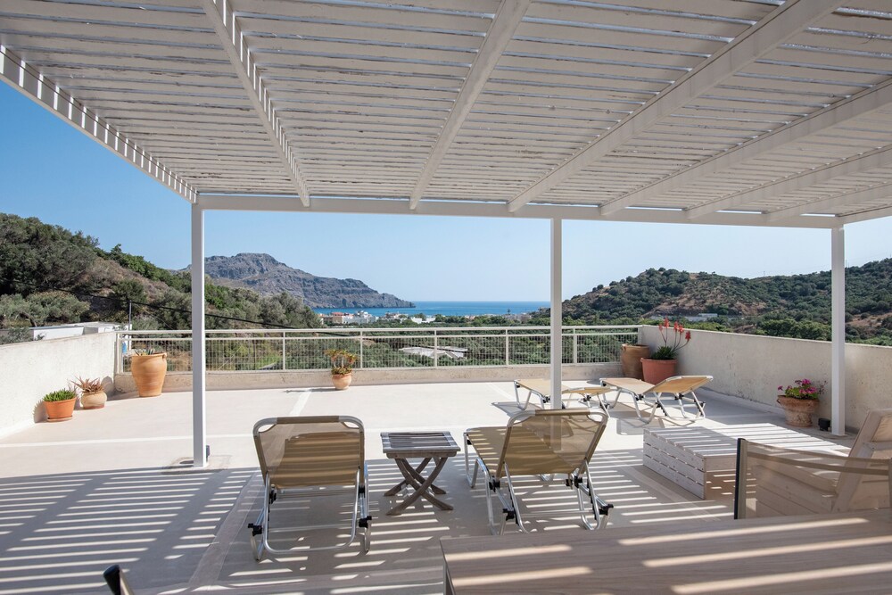 Antonis Apts - Physio Fitness Retreats