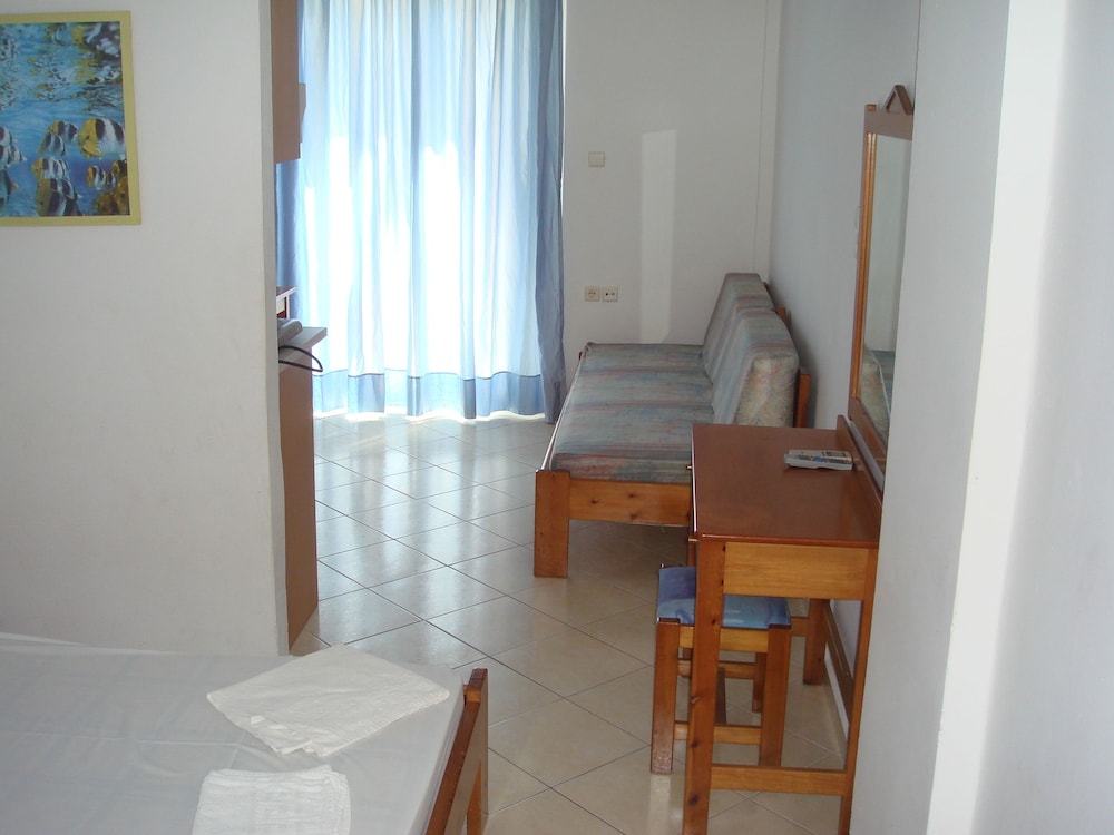 Flisvos Rooms