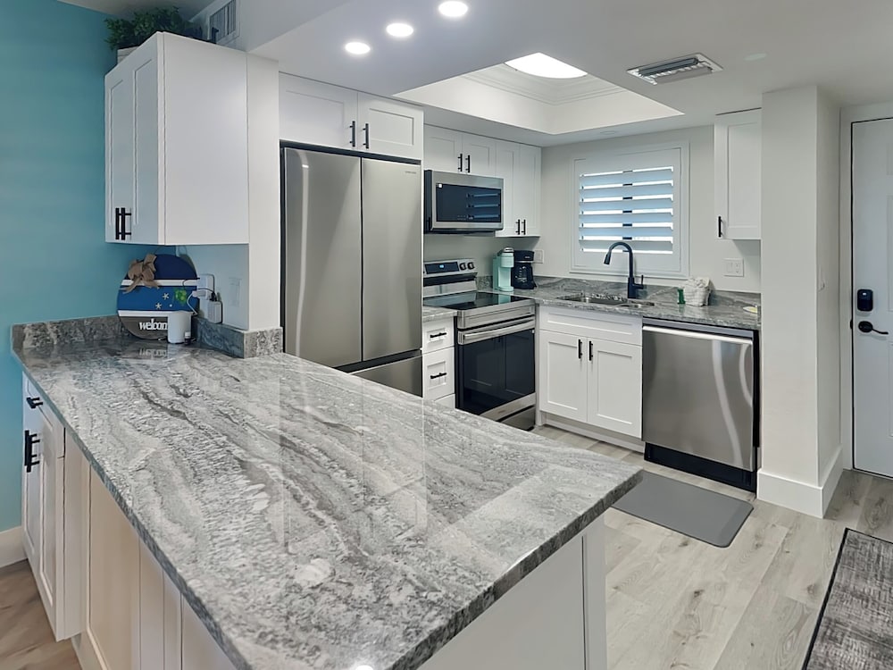Seaside 4 by Distinctive Beach Rentals