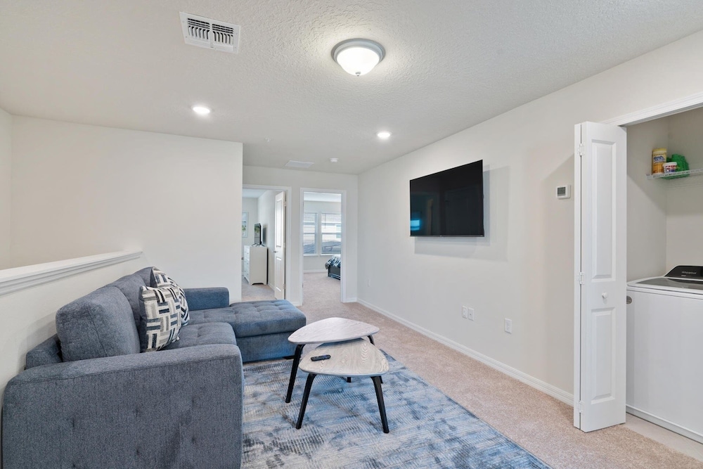 Windsor Cay Resort 5 Bedroom Townhome with Pool 5 Townhouse