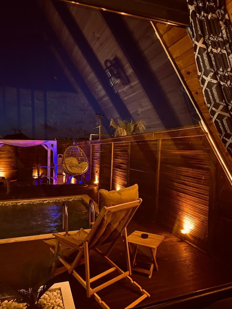 CLUB ARMADA BUNGALOV