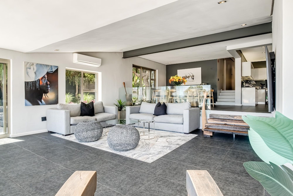 Ocean View Camps Bay 5bed Villa w Pool Valtameri