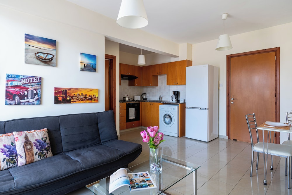 Glade - 1 BR Apt. & Balcony in Larnaca
