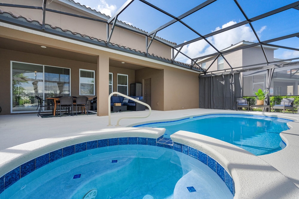 Solterra Villa With Screened Pool & Lake View