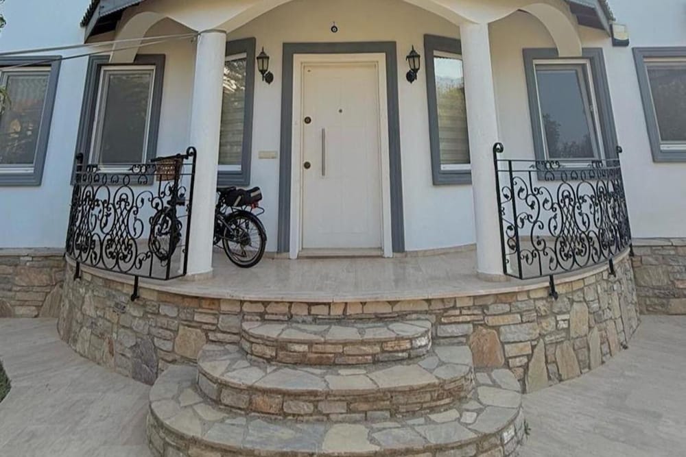 Villa Zuhal Dalyan 5 Bedrooms