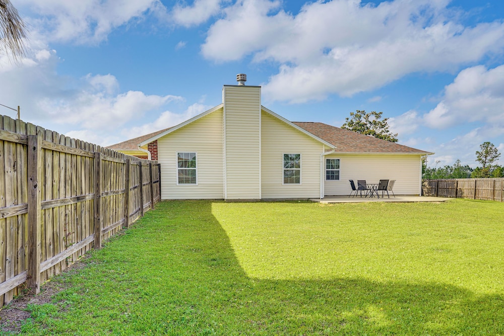 7 Mi to Dtwn Panama City: Family Home w/ Patio