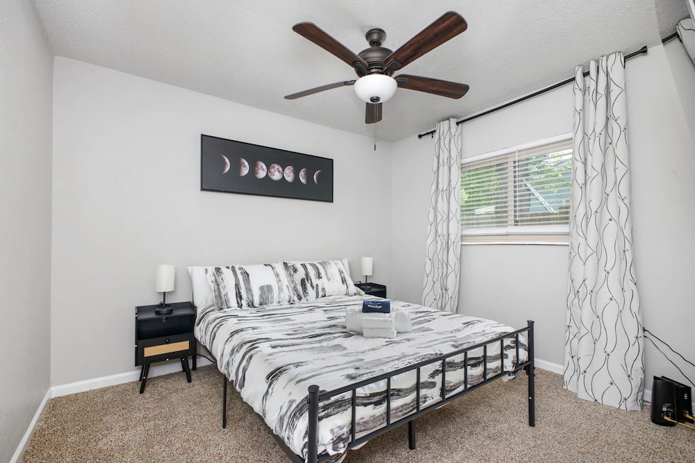 Cozy 3BR Home Family-friendly Near Attractions