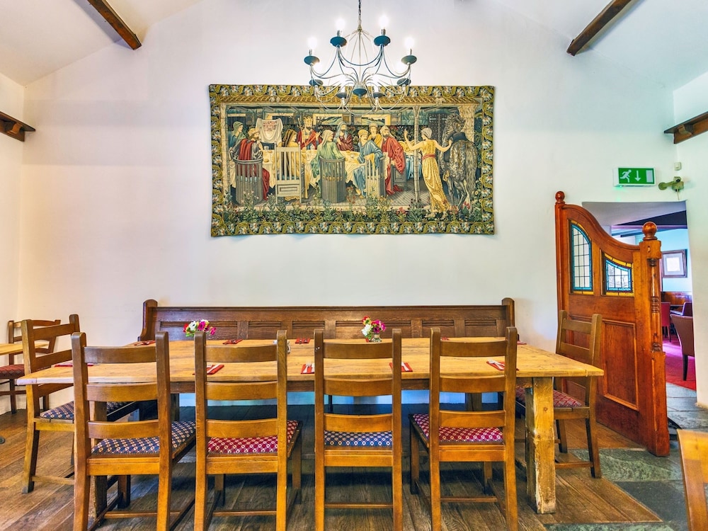 The Holly Hill Inn