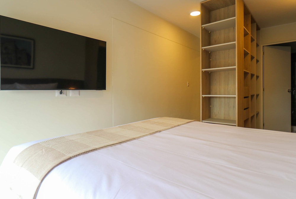 w Grandiose 2BR w Great Balcony in Miraflores