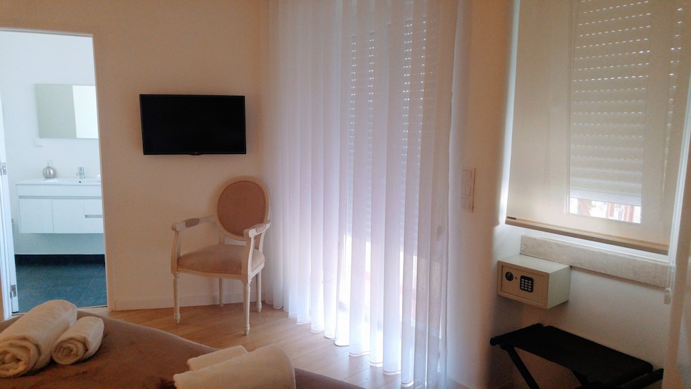 Lisbon Terrace Suites Apartment for Large Groups with Amazing Terrace