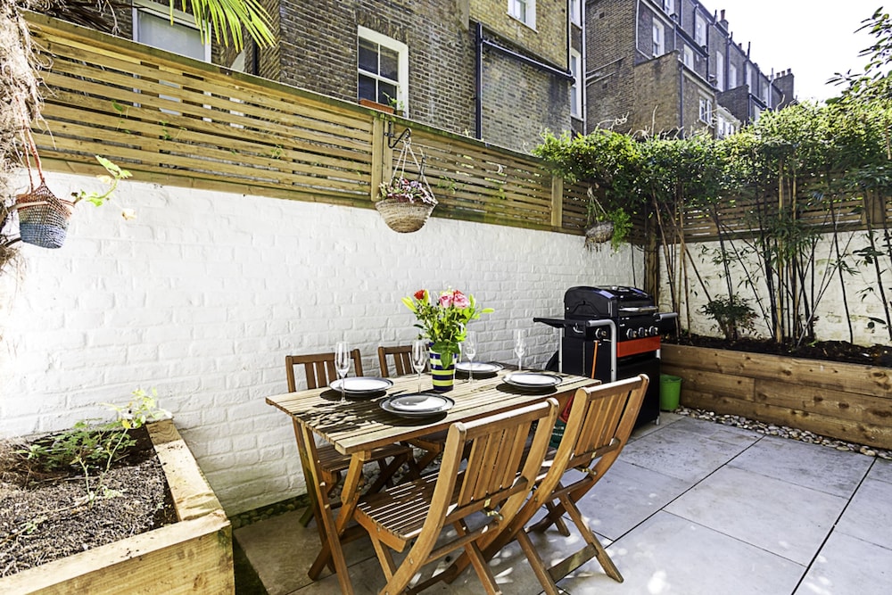 outdoor bbq area