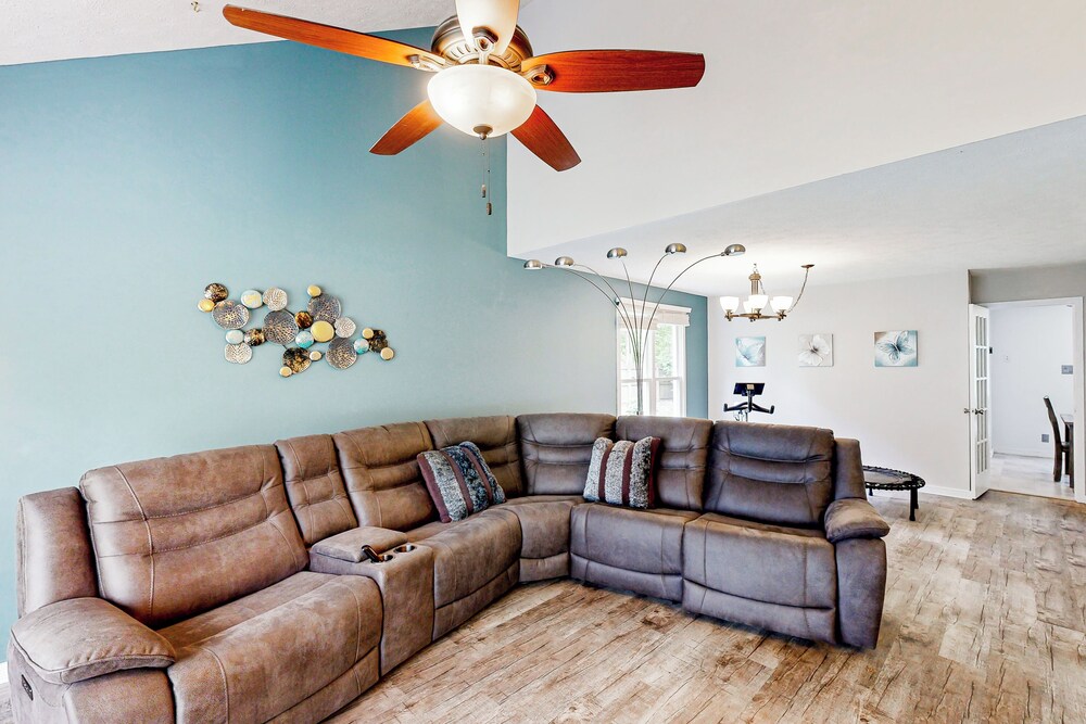 Waterfront 3BR w/ Heart-shaped Pond & Vitamix