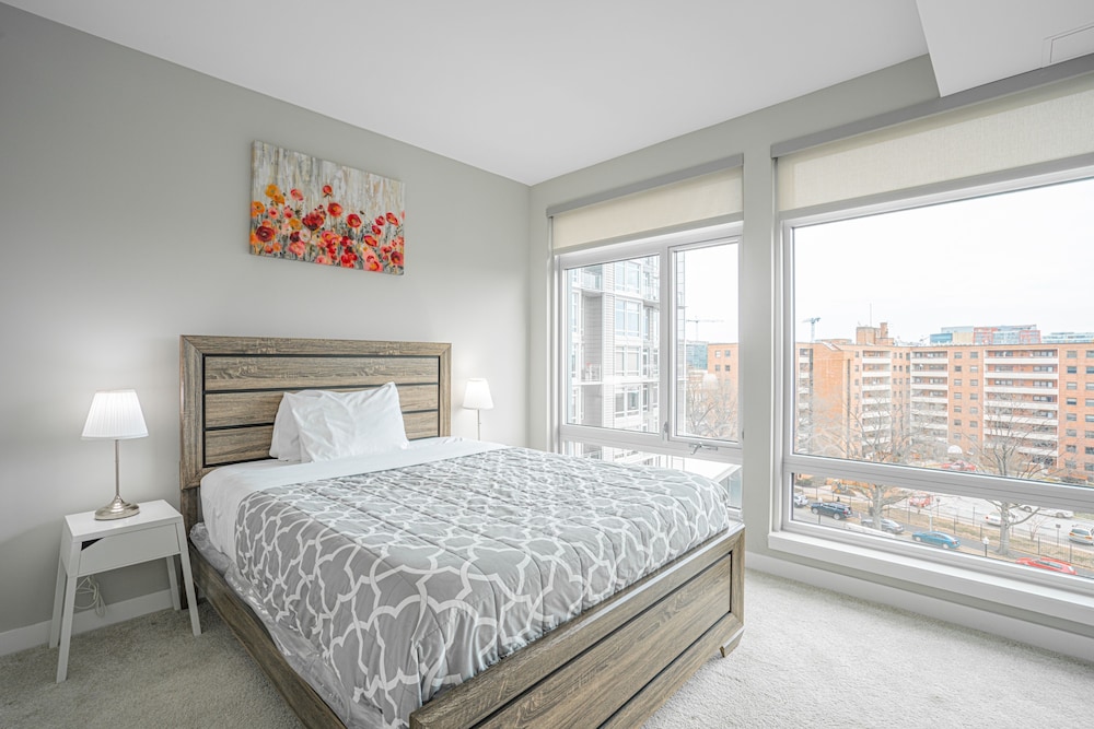 Two Bedroom apartment near waterfront 2 Apts by RedAwning view 5