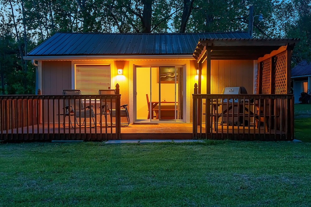 Black River Cottages