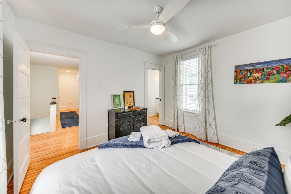 Elizabeth City Home w/ Fire Pit < 1 Mi to Downtown
