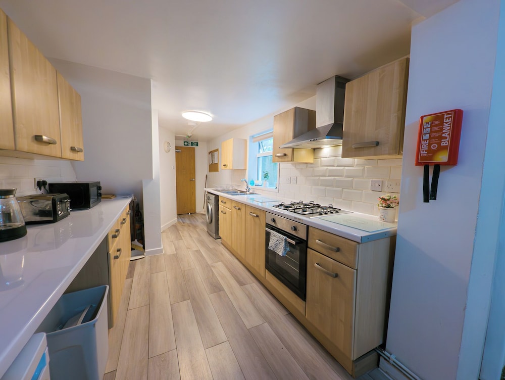 Casa Botique - Close To Gunwharf