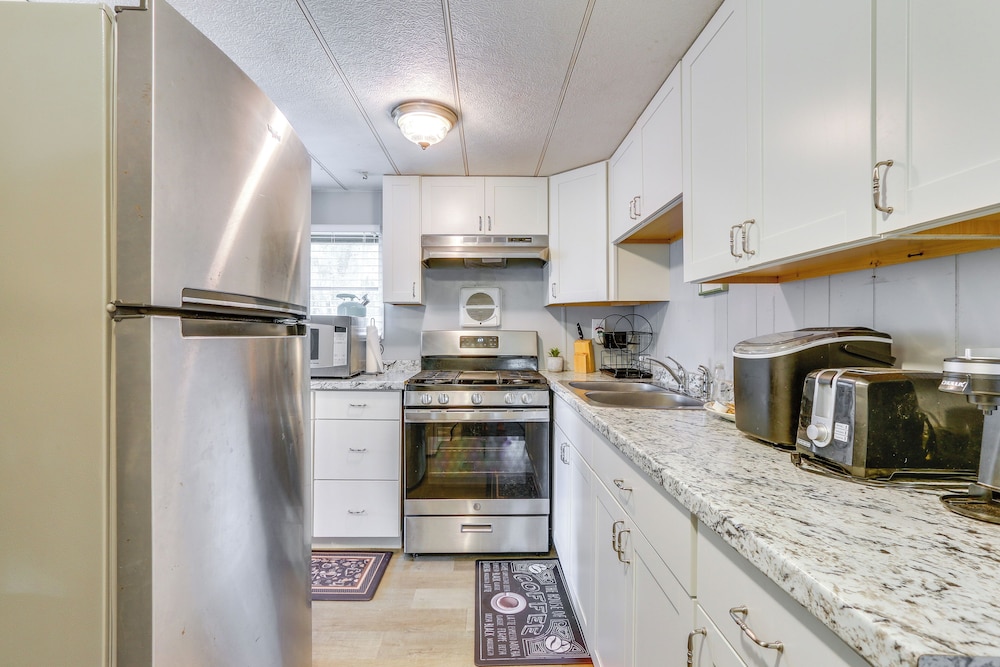 1 Mi to Sands Beach: Walkable Island Home w/ Yard!