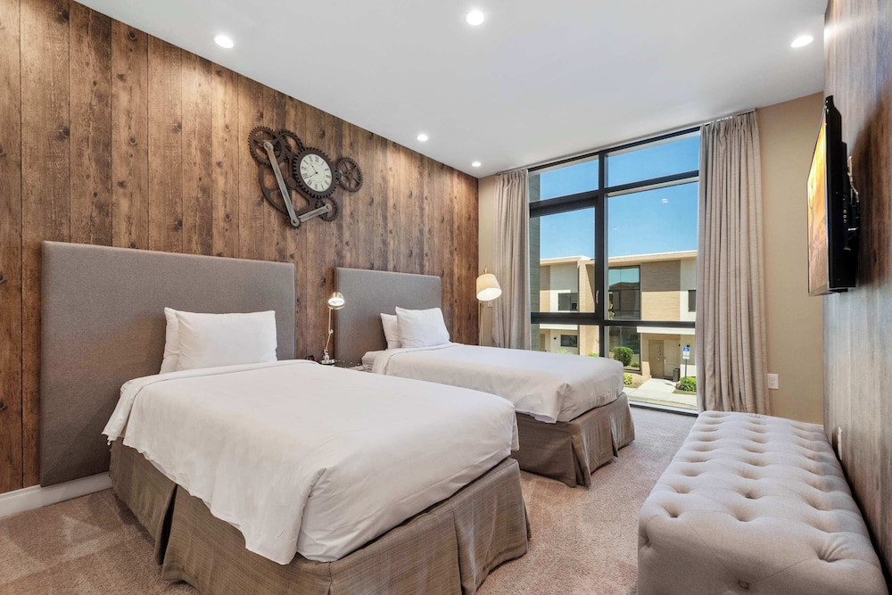 Chic Disney Villa Stunning Patio, Resort Amenities & Minutes From Parks