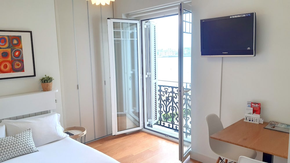 SEAFRONT LUXURY STUDIO - by SanSebastianApartments.es