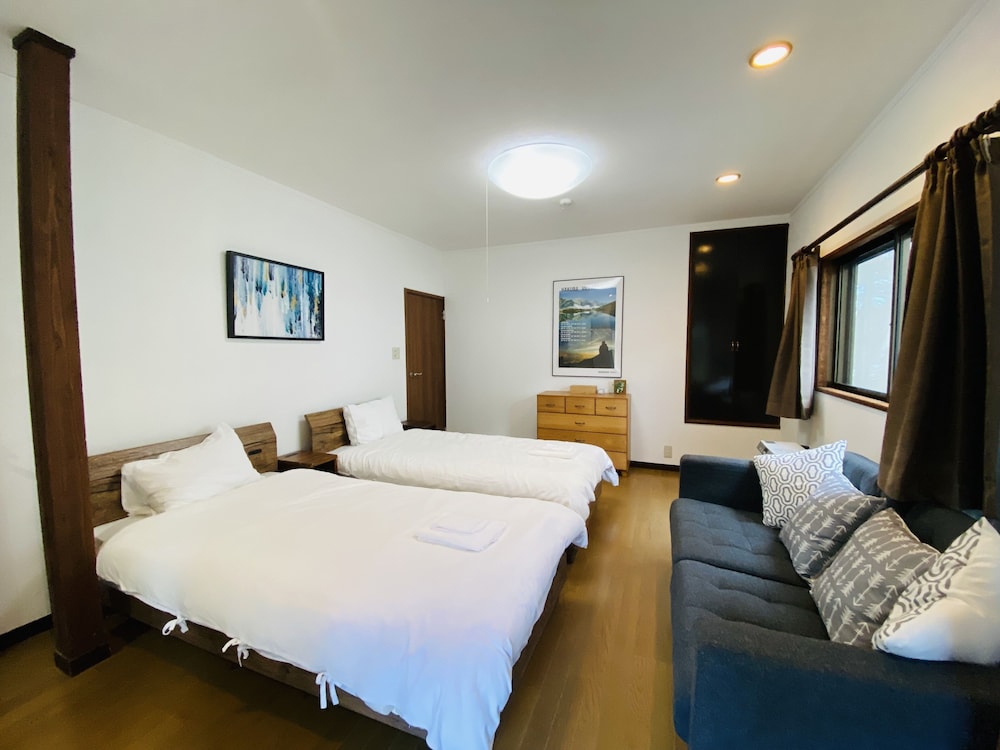 Bond Chalet Hakuba view 5