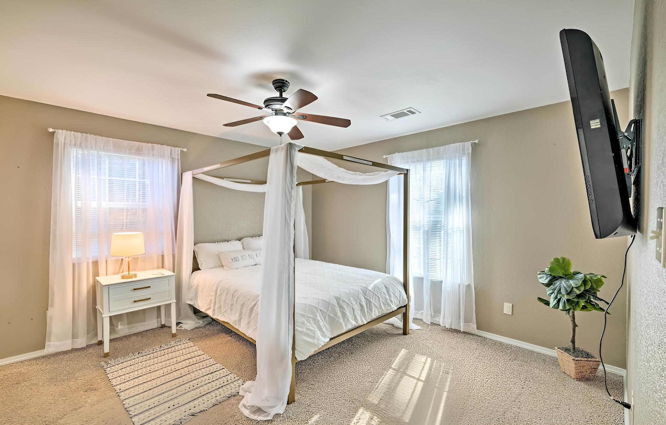 2 Mi to Historic Sites: Cozy Fort Smith Home! view 2