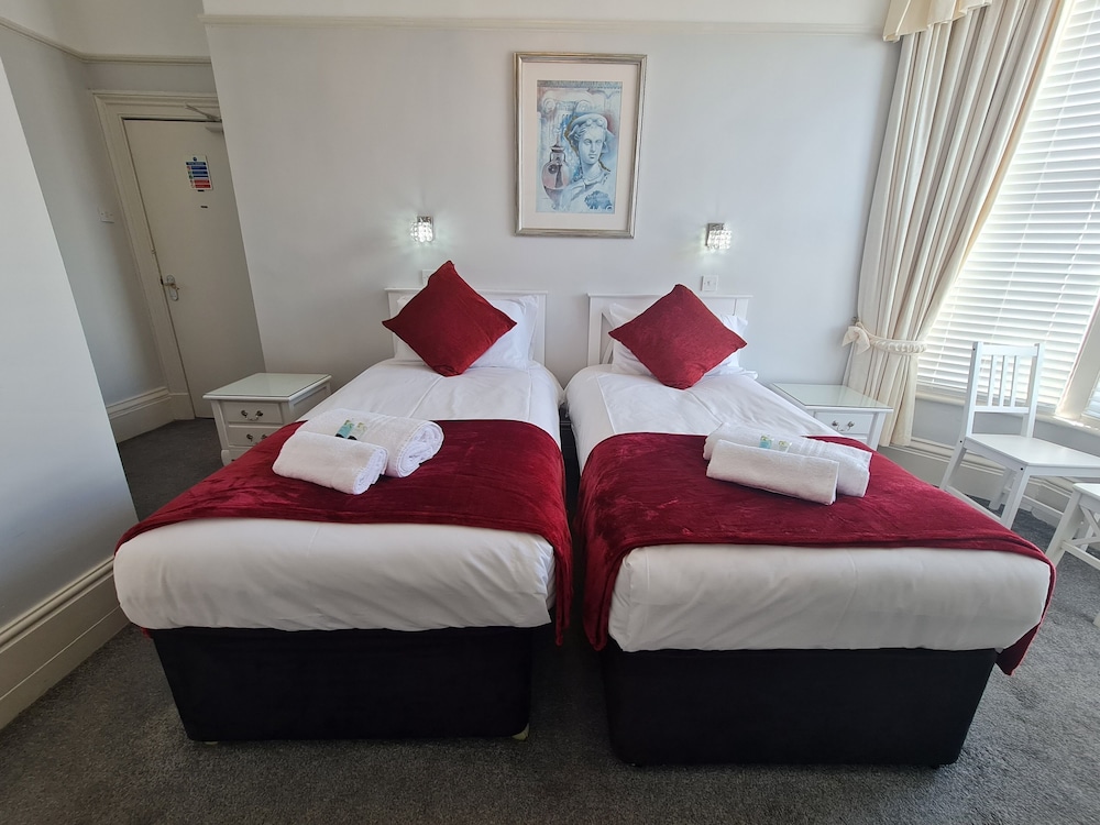 Clifton Villa Hotel