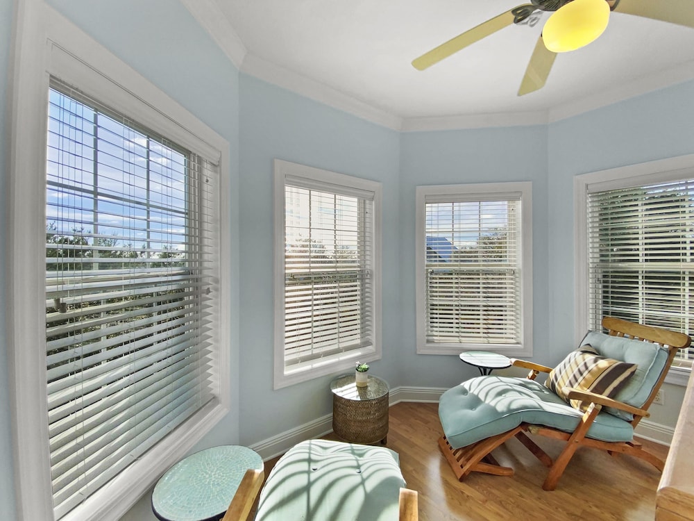 Key Lime Pie 6 Bedroom Home by RedAwning view 5