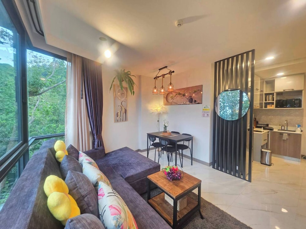 Room-a305 - 1 Bdr Condo With Sea View, A