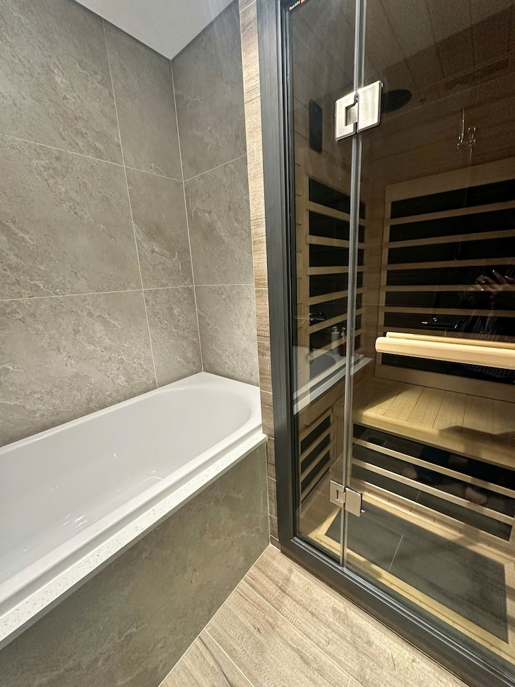 Onsen Landmark Luxury Apartments