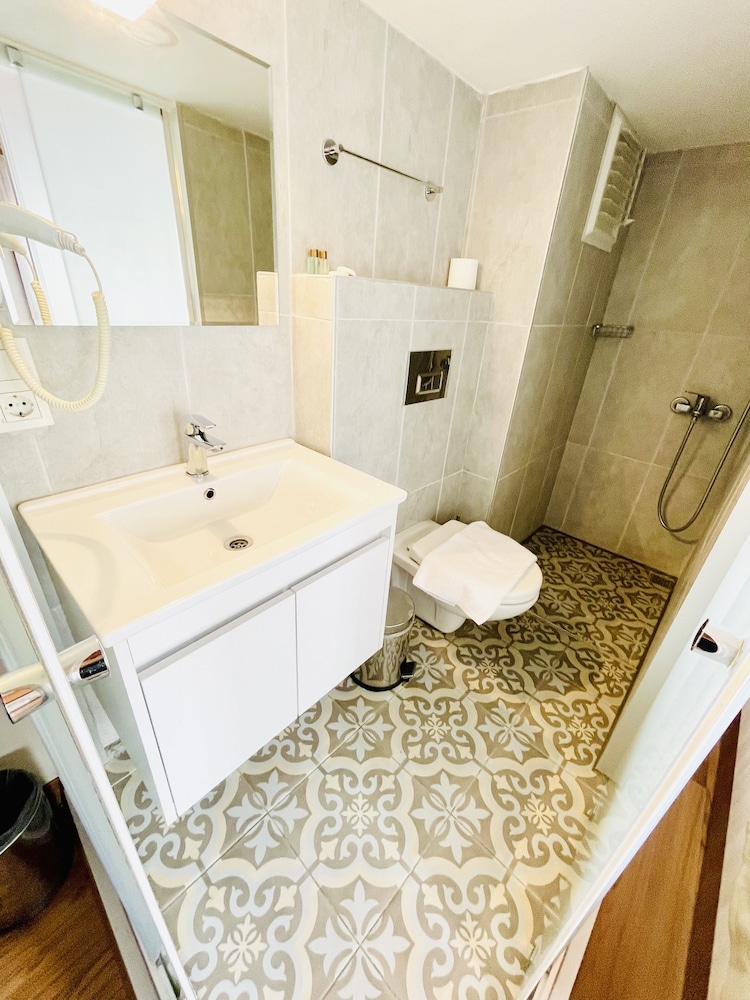 Qonaq Otel - Image 38