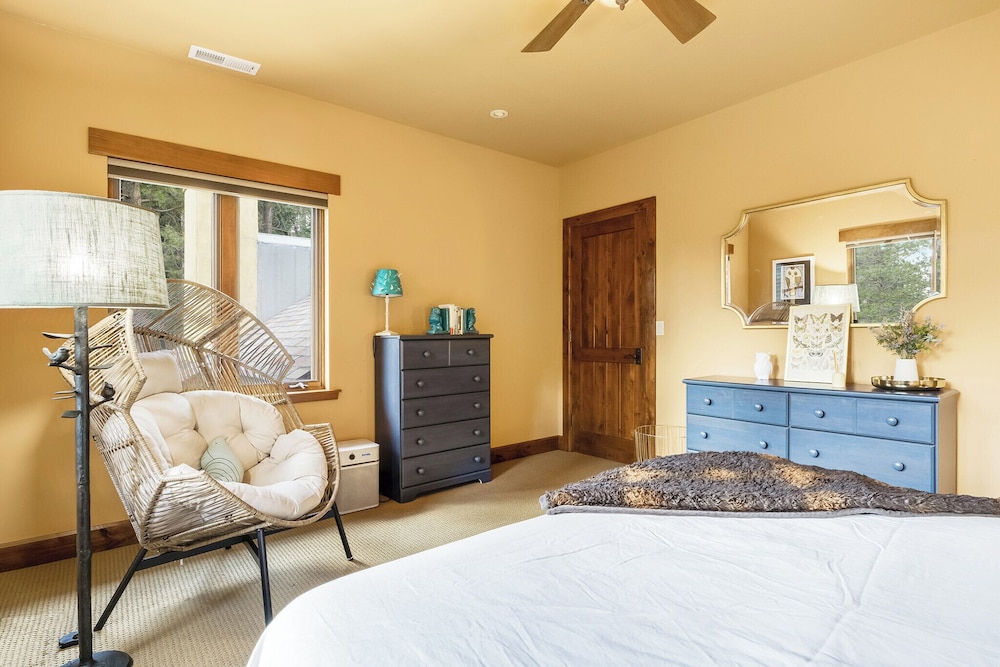 Star Haven Retreat 5 BDR Stunner!