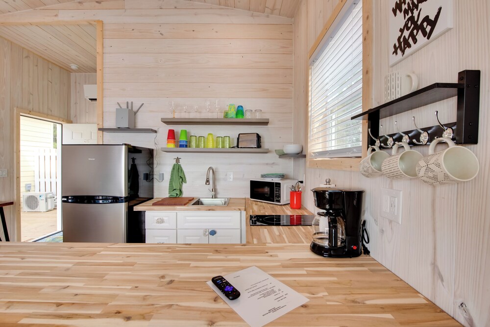 Beachfront Cottage w/ Dock on Florida Gulf Coast