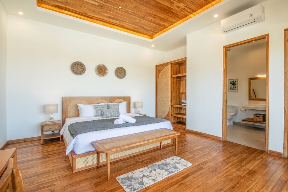 Breeze Opulent 6 BR in With Ocean View 5 Mins to Savaya