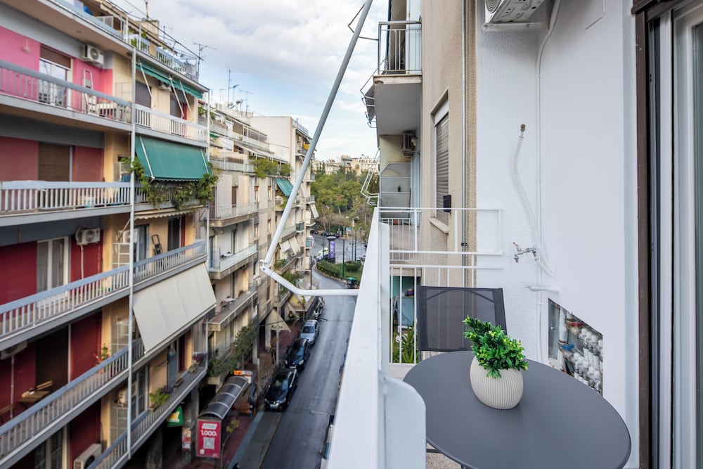 Alex's 2-Bedroom Apartment in Athens