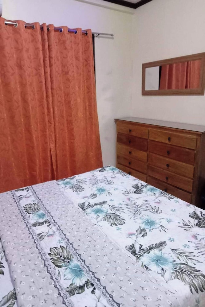 Michael's Homestay - Farm Villa near Patar Beach & Bolinao Falls