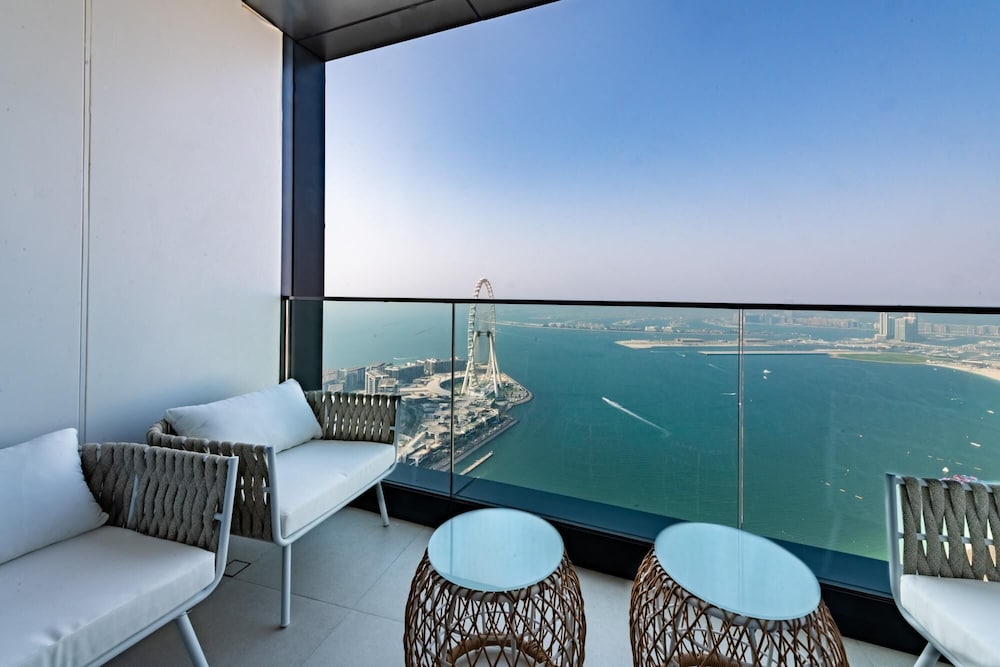 Gorgeous Apt wz Stunning Sea Views in Address JBR