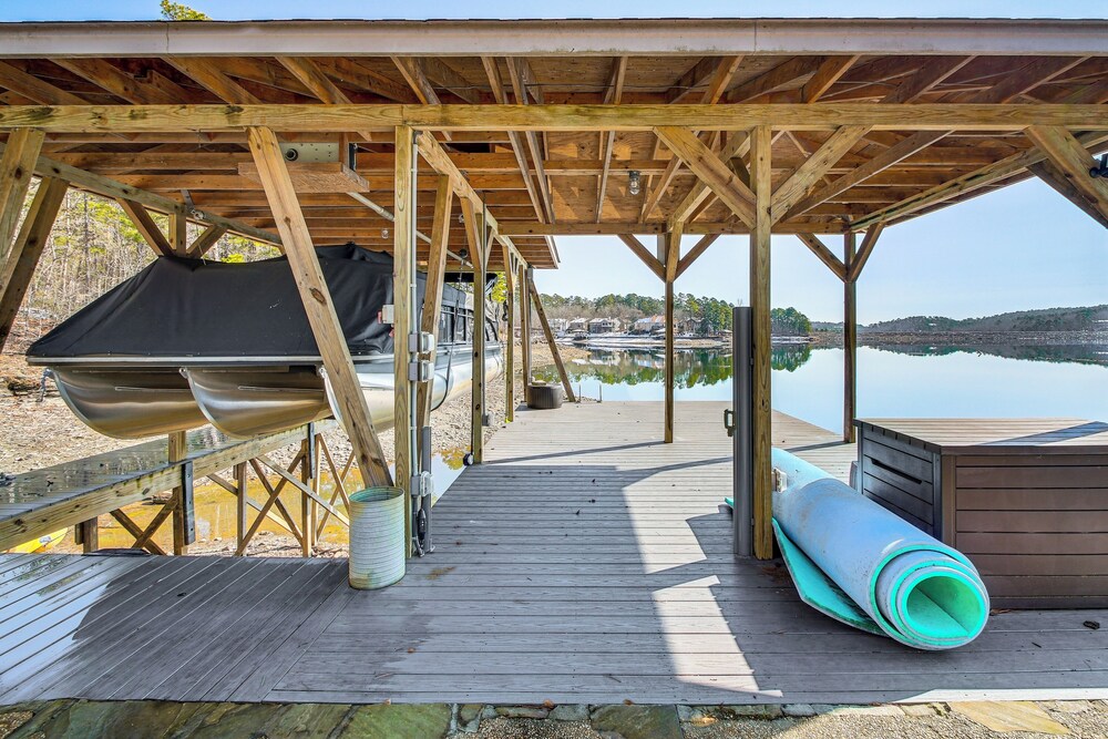 Boat Dock & Views: Stunning Lake Coronado Gem!