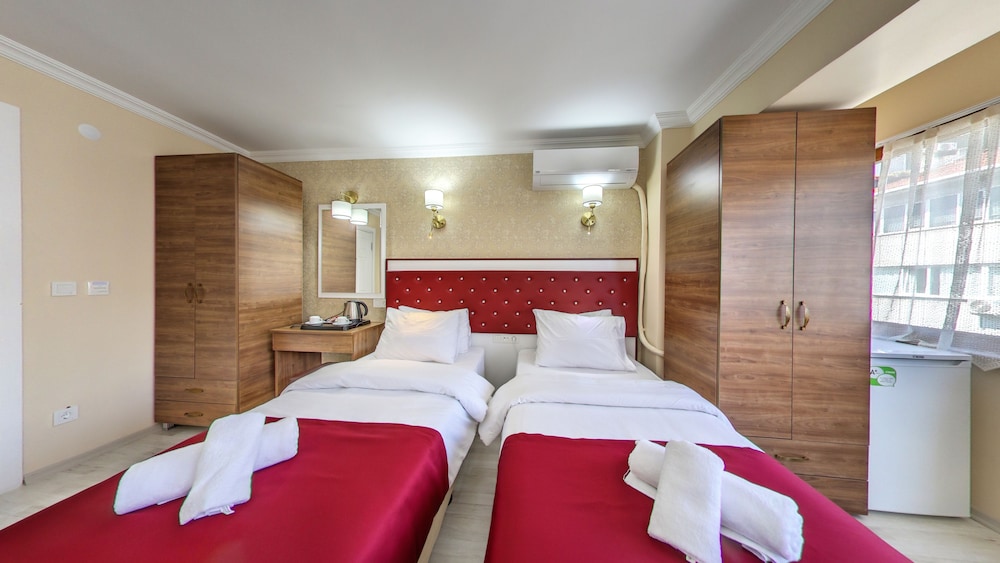 Cihangir Palace - Image 19