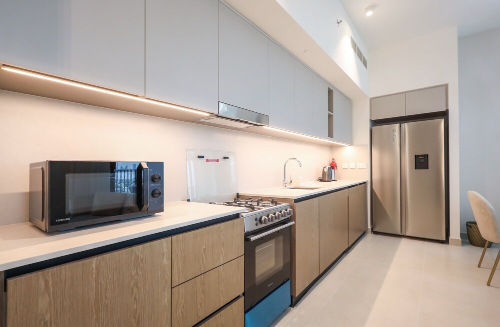 Elite LUX Holiday Homes - Dubai Creek Oasis 2BR Luxe w Burj View