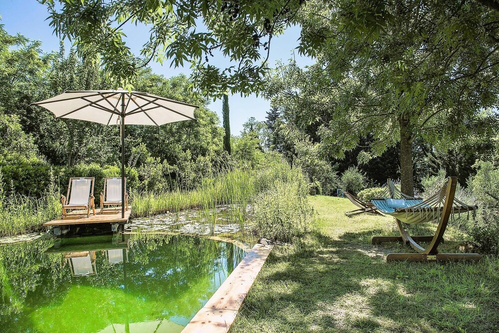 Luxury Sustainability and Eco Pool in Frangi Apt