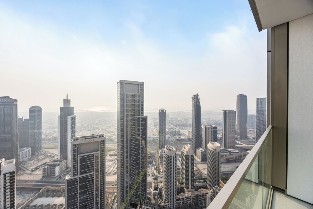 Luxury City Stay Near Mall and Pool