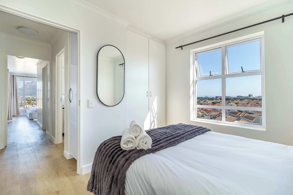 2 Bedroom, Mountain View Penthouse, Century City