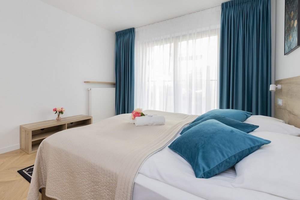 One Bedroom Apartment Okrzei by Renters view 2