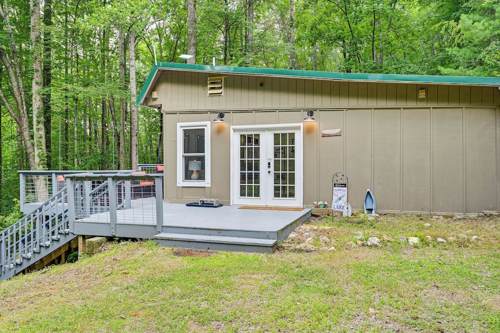 Pet-friendly Philpott Lake Cabin: Hiking & Boating