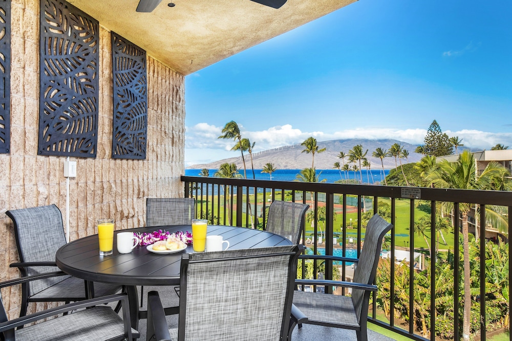 2BR/2BA Oceanfront Condo in Maui Sunset